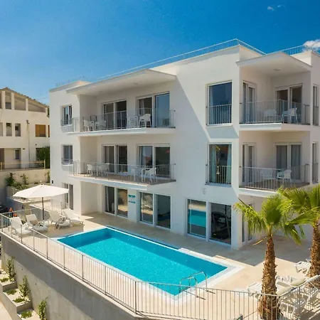 Apartment Milla *